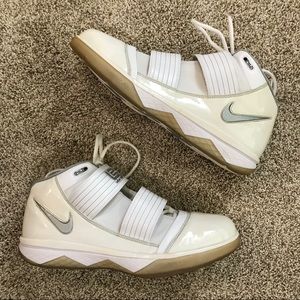 Nike Zoom Lebron Soldier 3 Basketball Shoes (2009)